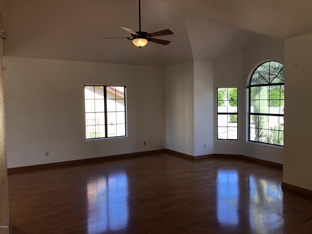 16226 S 37th Way - Photo 4
