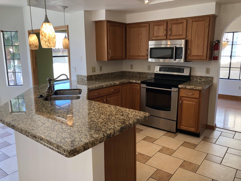 16226 S 37th Way - Photo 8