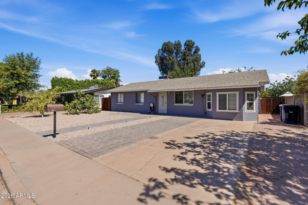 250 E Park Avenue - Photo 2
