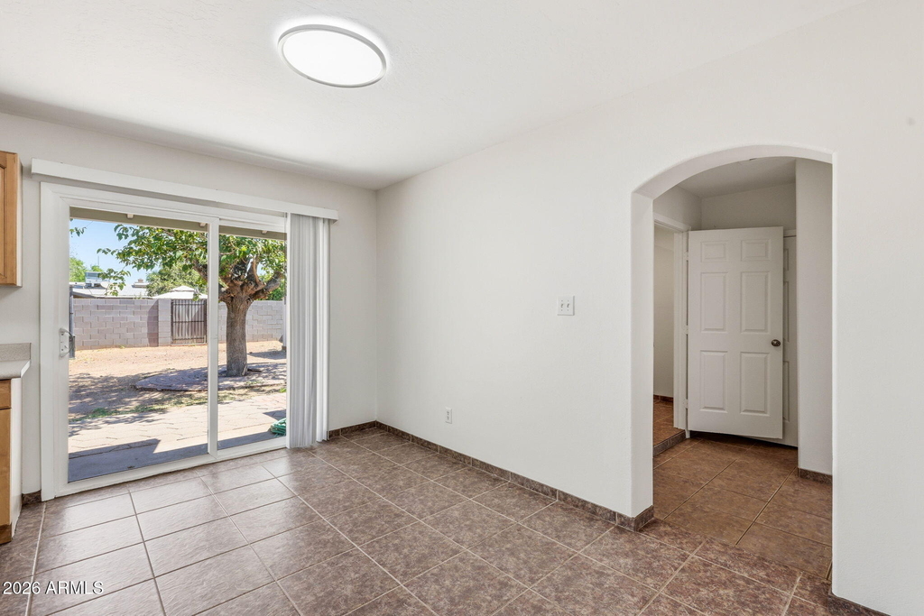 250 E Park Avenue - Photo 5