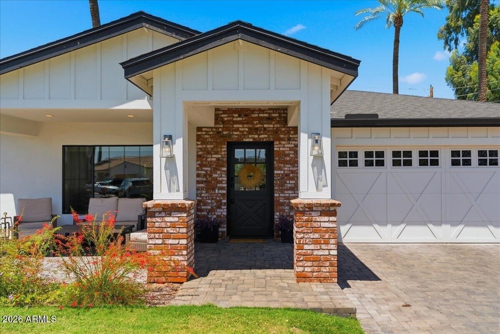 4214 E Turney Avenue - Photo 2
