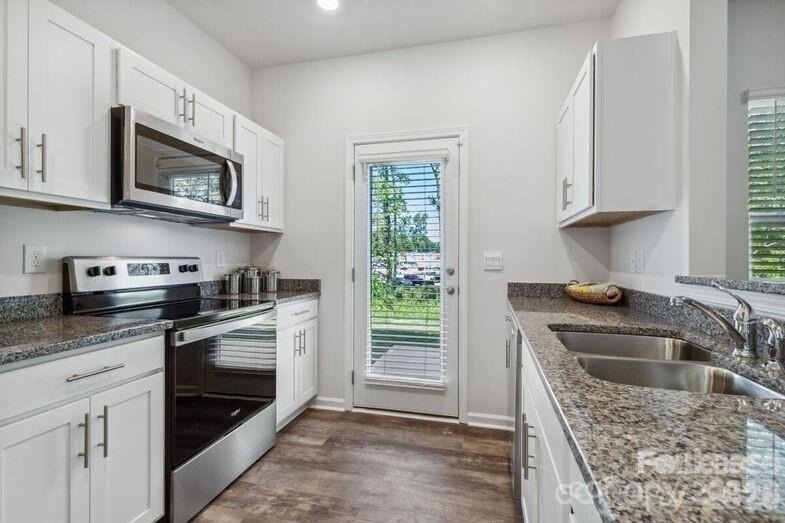 8435 Jane Drive - Photo 8