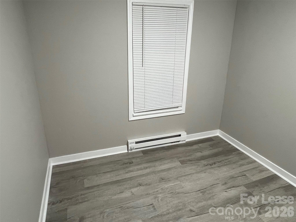 605 Center Street Nw - Photo 4