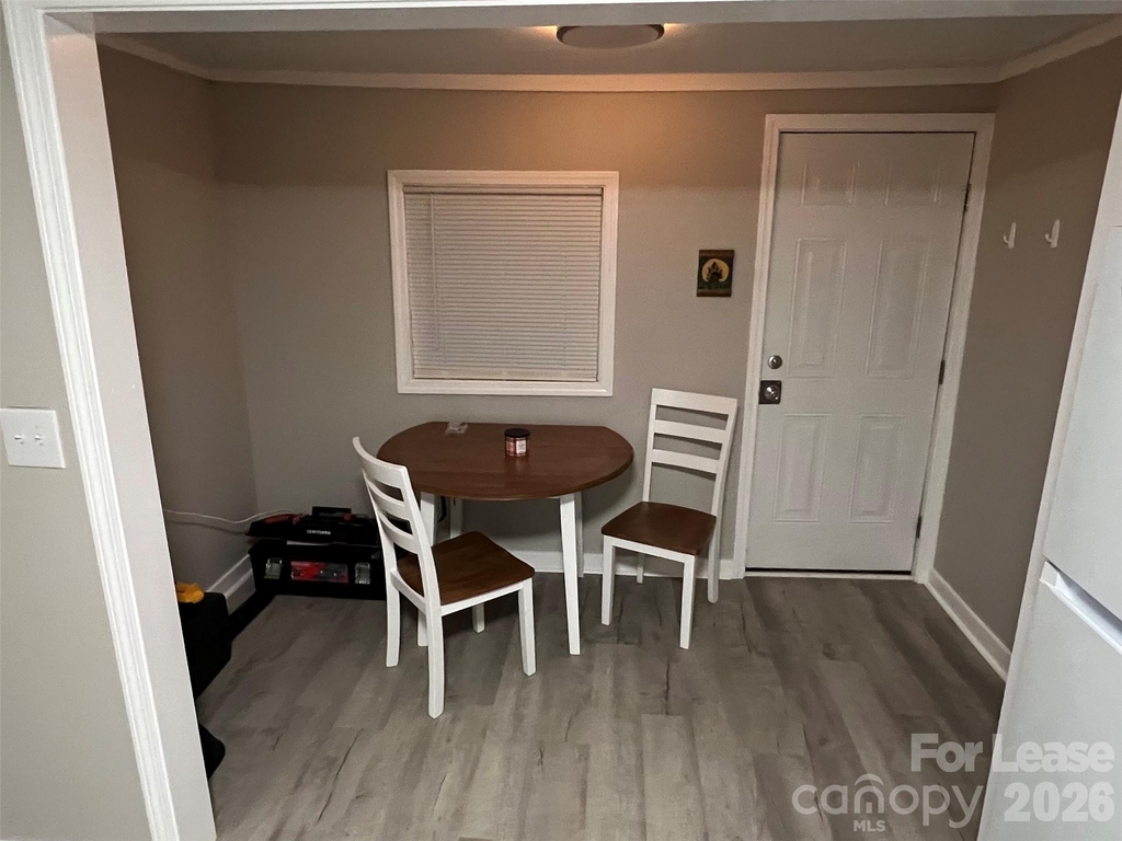 605 Center Street Nw - Photo 3