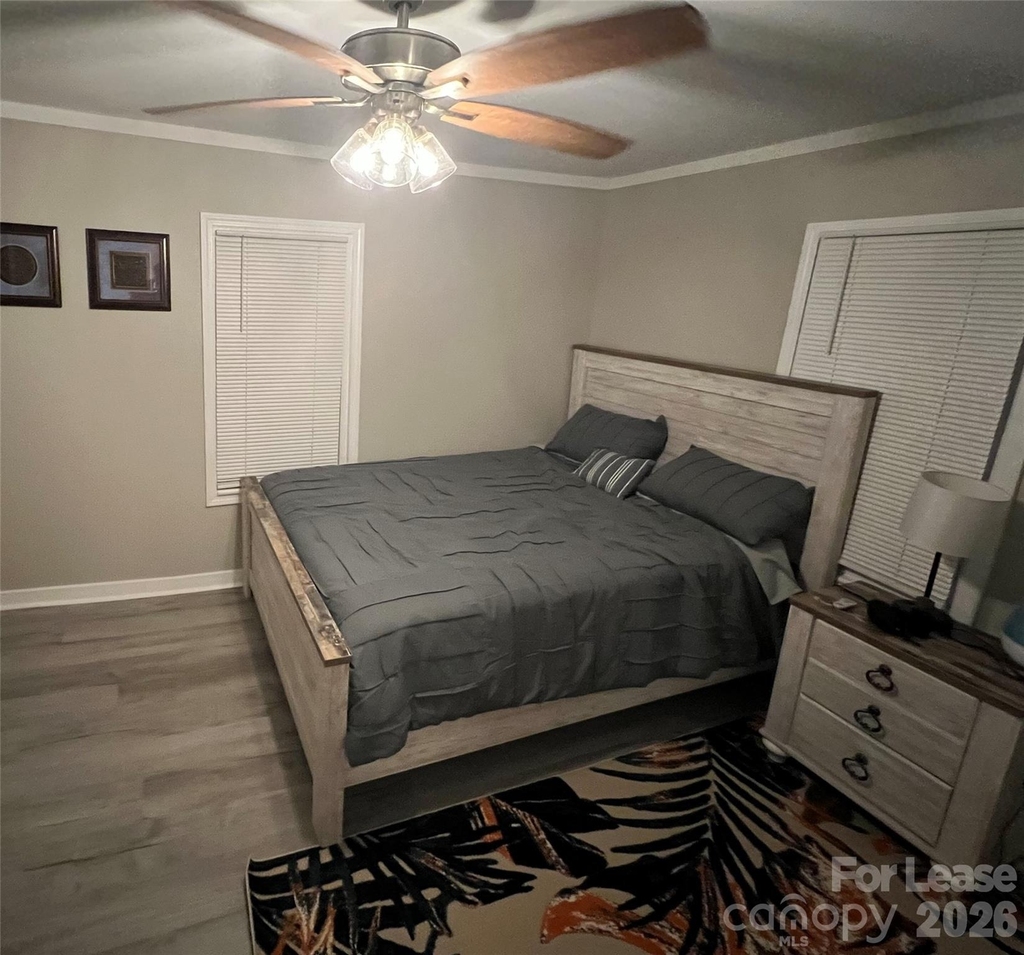 605 Center Street Nw - Photo 5