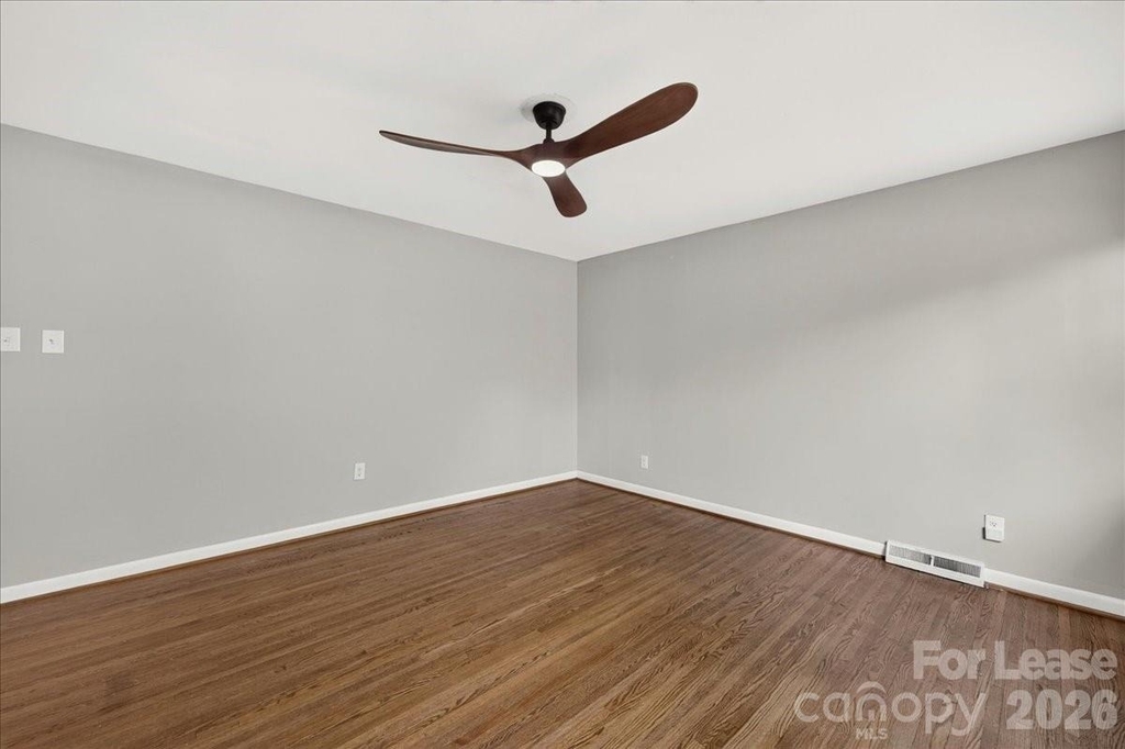 3237 Harrow Place - Photo 17