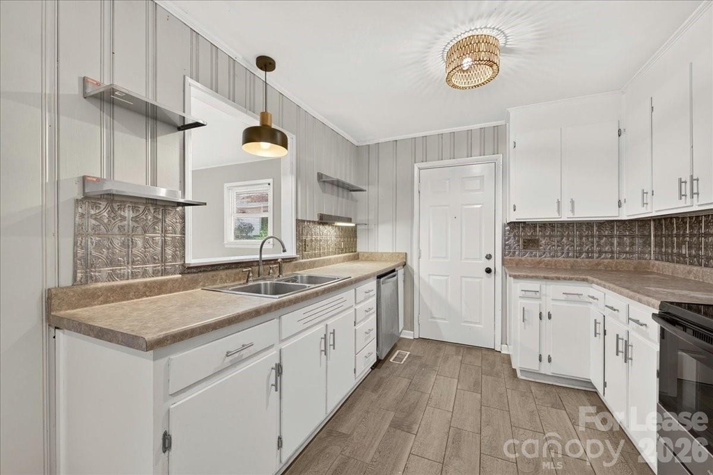 3237 Harrow Place - Photo 6