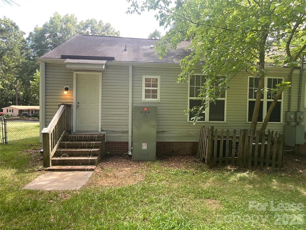 6013 Carver Boulevard - Photo 12