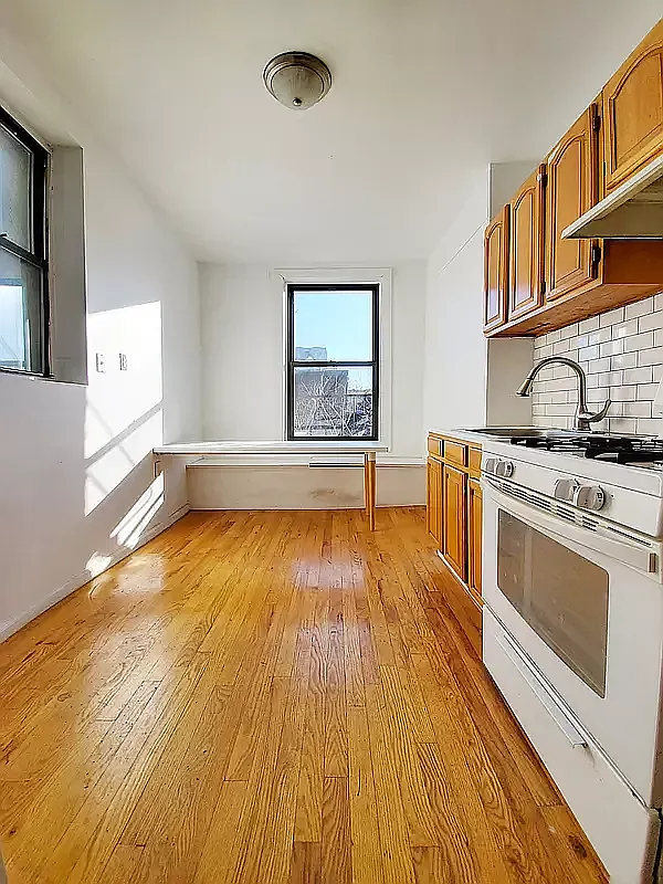 788 Park Place - Photo 3