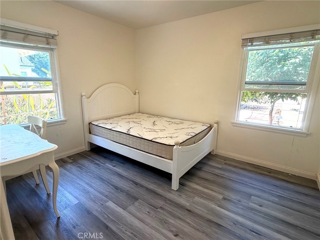 1023 E Thelborn Avenue - Photo 10