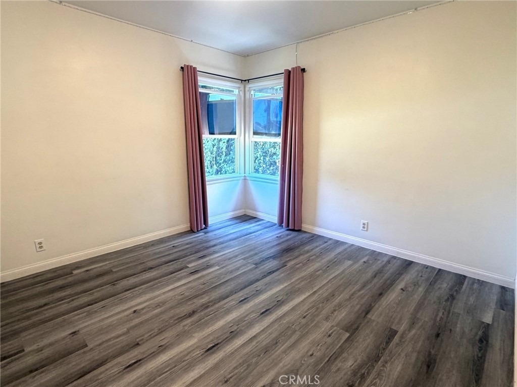 1023 E Thelborn Avenue - Photo 7