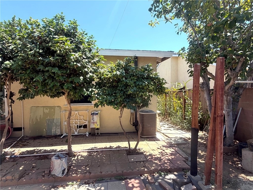 1023 E Thelborn Avenue - Photo 14