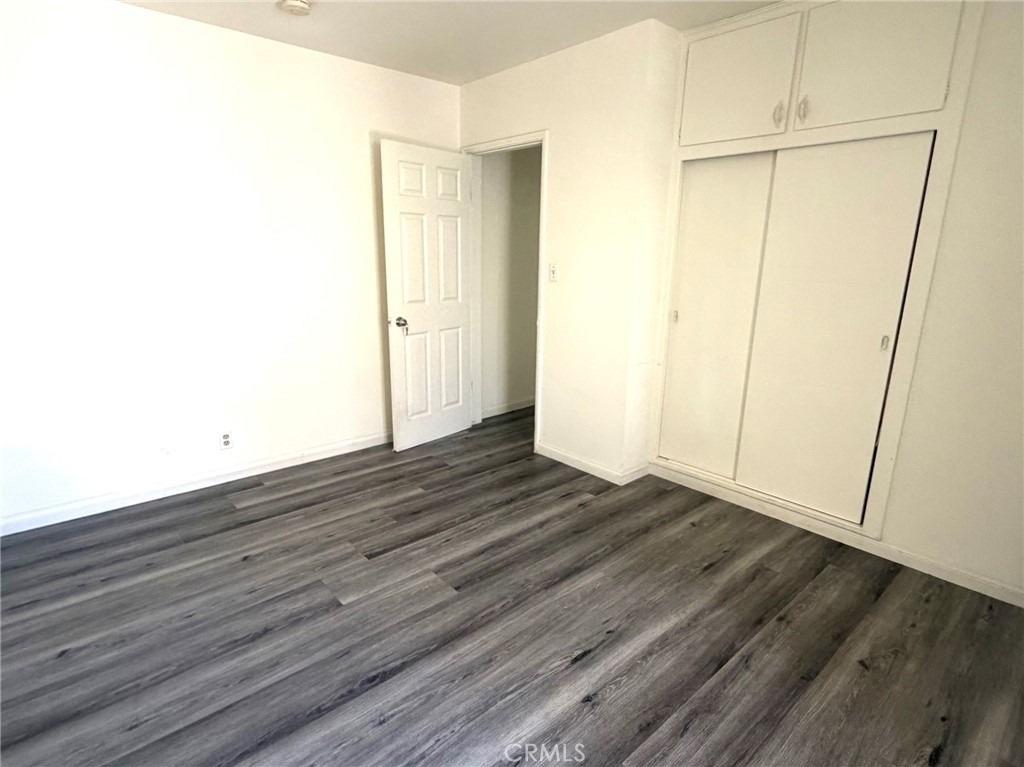 1023 E Thelborn Avenue - Photo 8