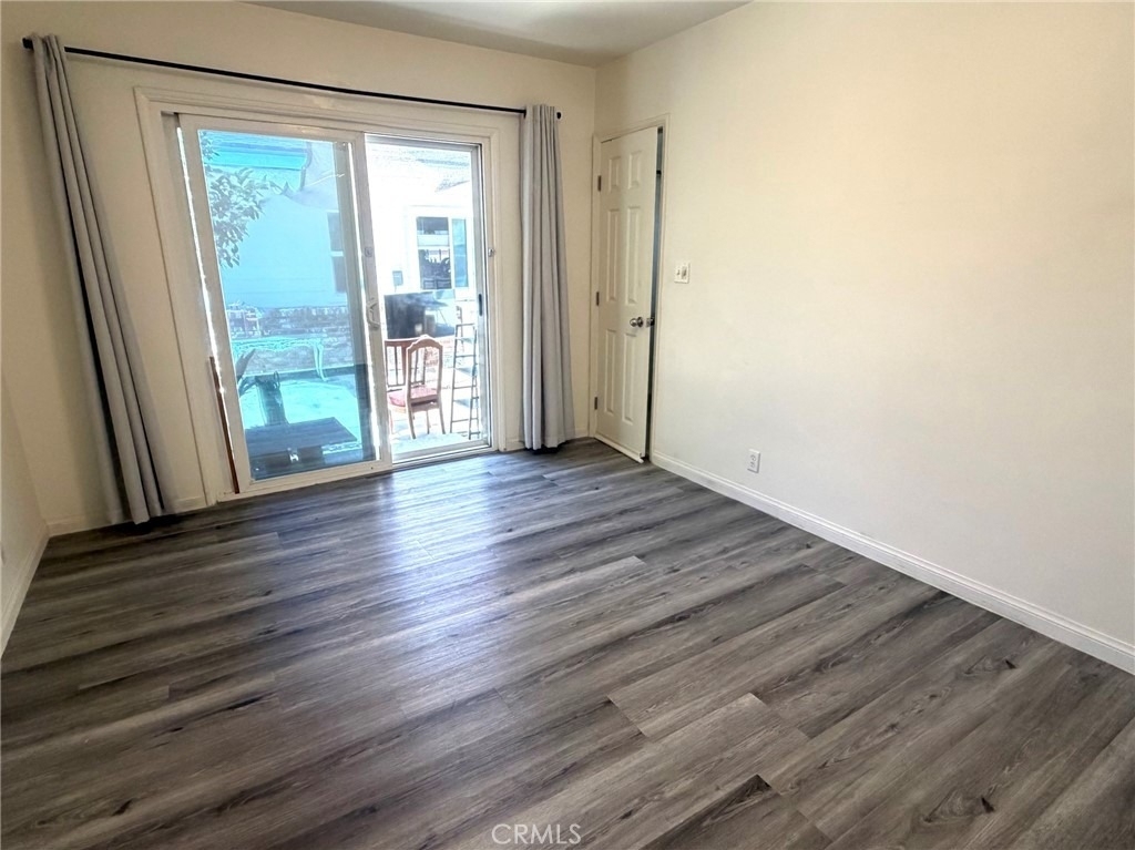 1023 E Thelborn Avenue - Photo 11