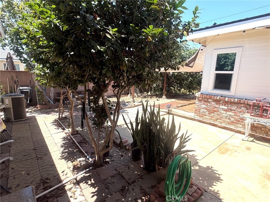 1023 E Thelborn Avenue - Photo 13