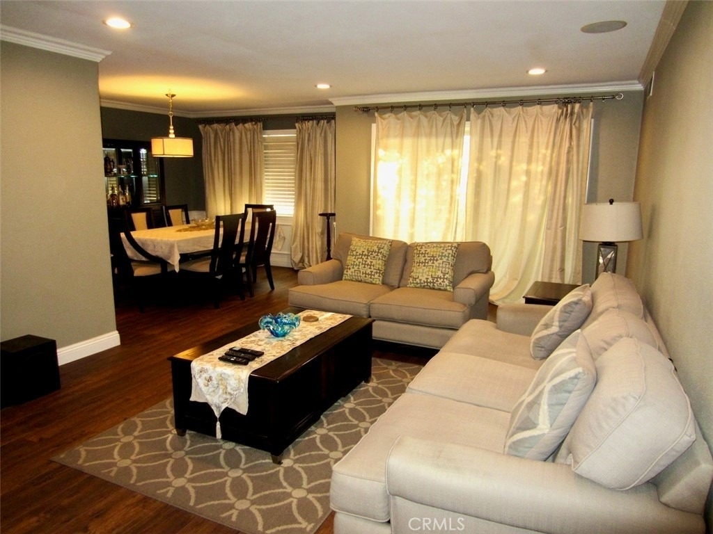 266 S Madison Avenue - Photo 2