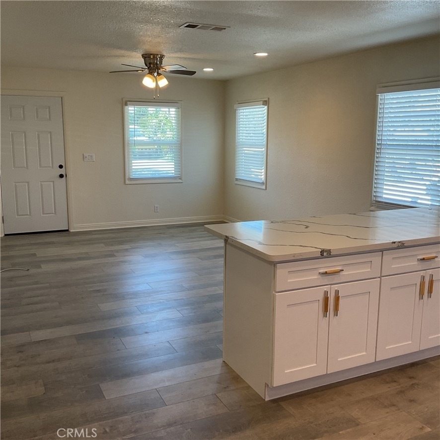 816 W G - Photo 3