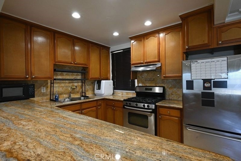 6437 Enfield Avenue - Photo 11