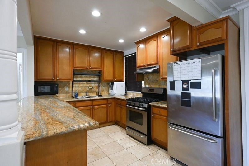 6437 Enfield Avenue - Photo 7