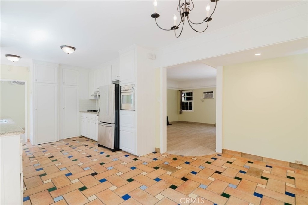 11036 Fruitland - Photo 10