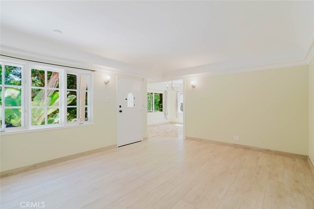 11036 Fruitland - Photo 7
