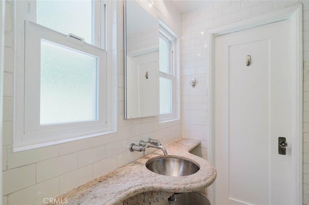 11036 Fruitland - Photo 20