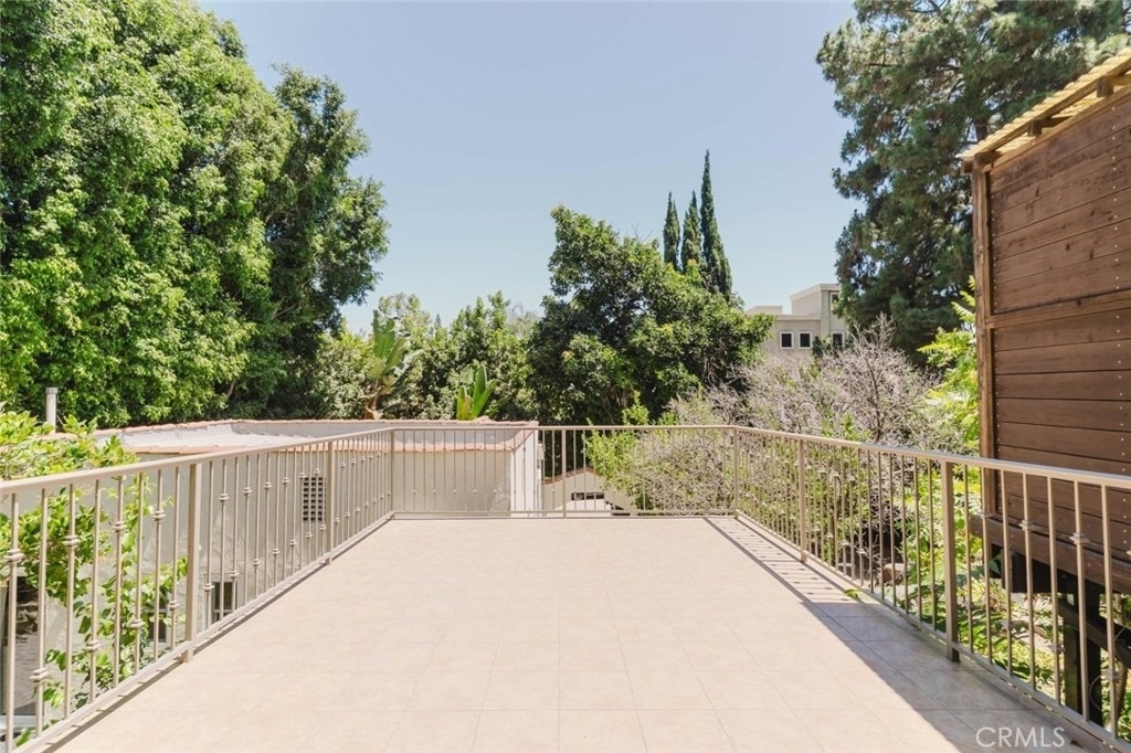 11036 Fruitland - Photo 30