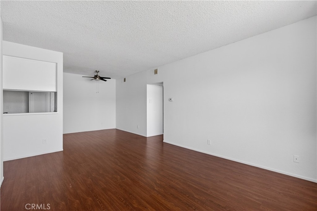 4441 Woodman Avenue - Photo 10