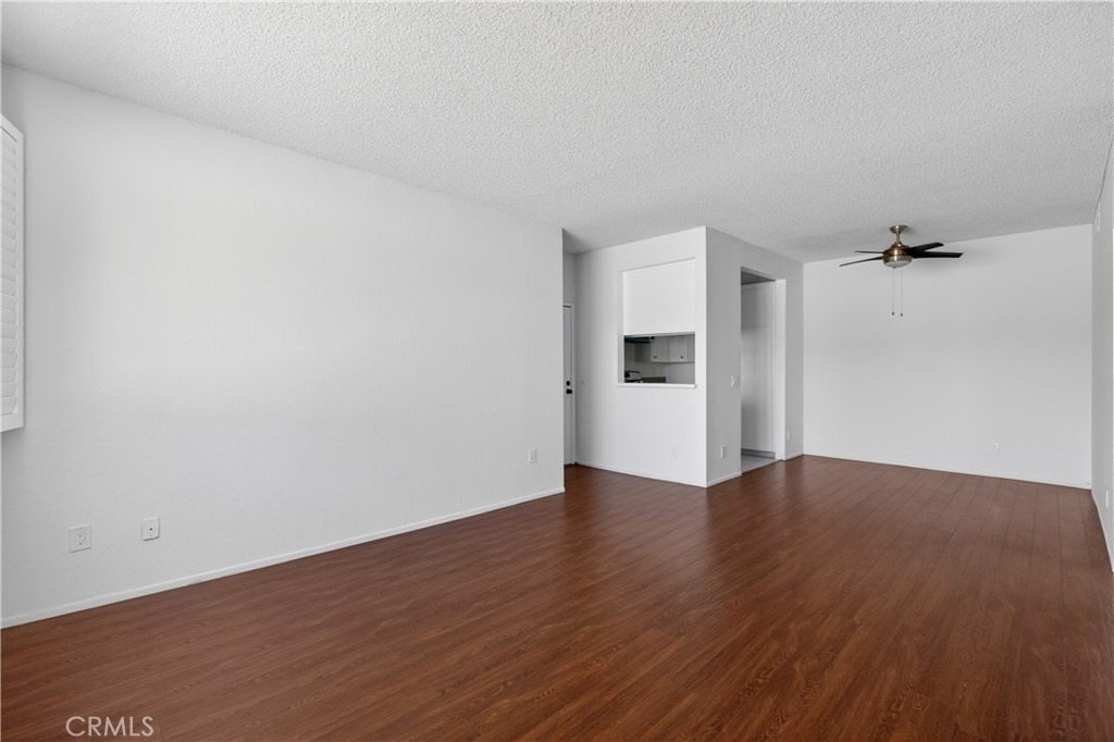 4441 Woodman Avenue - Photo 9