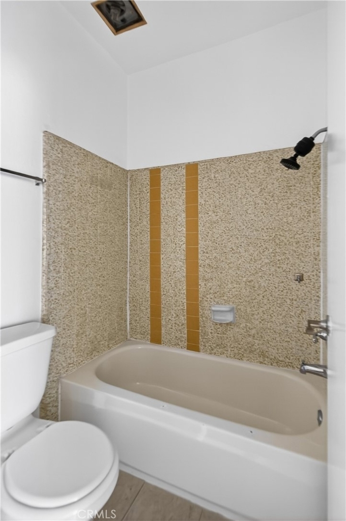 4441 Woodman Avenue - Photo 21