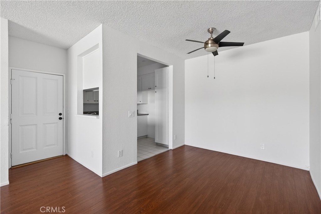 4441 Woodman Avenue - Photo 11
