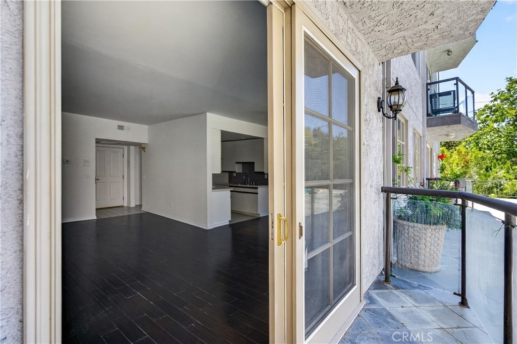 4441 Woodman Avenue - Photo 22