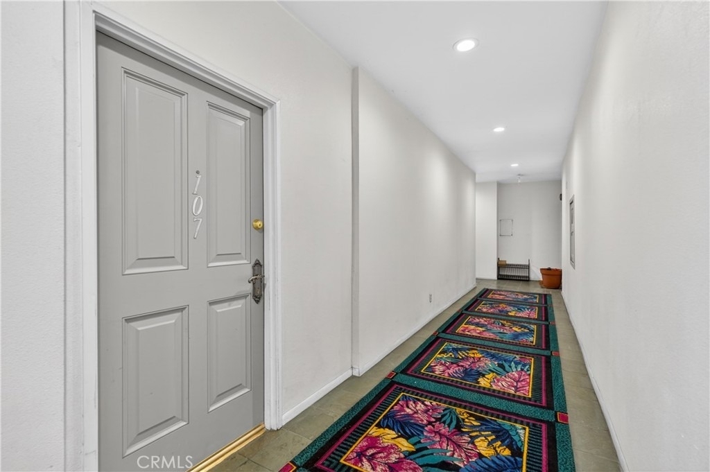 4441 Woodman Avenue - Photo 3