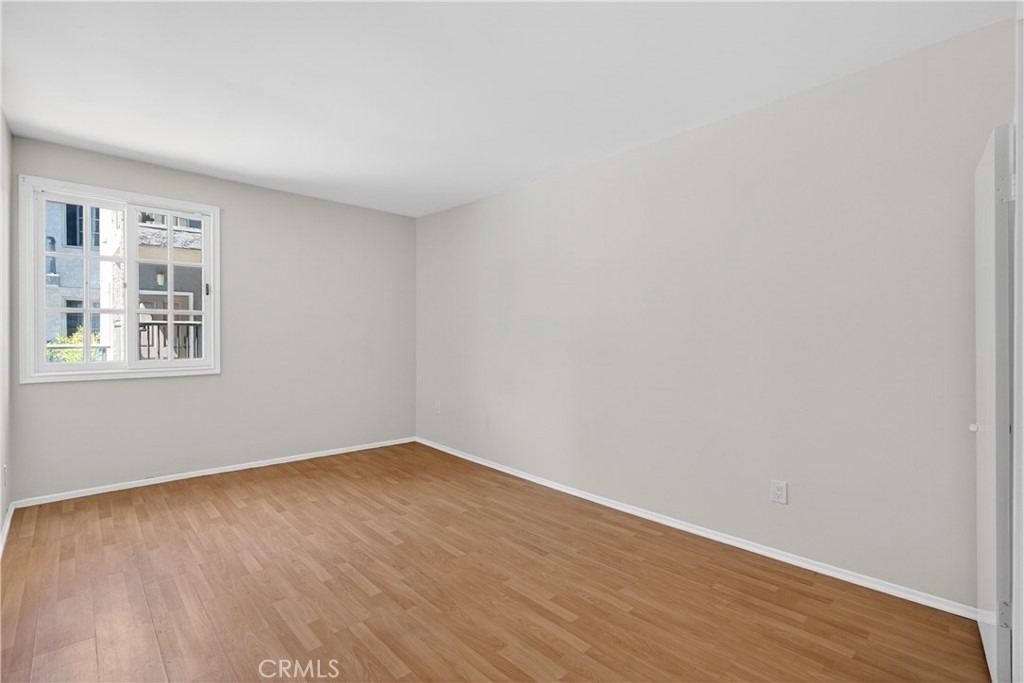 4441 Woodman Avenue - Photo 15