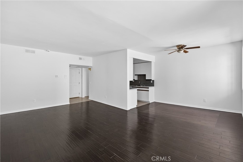 4441 Woodman Avenue - Photo 7