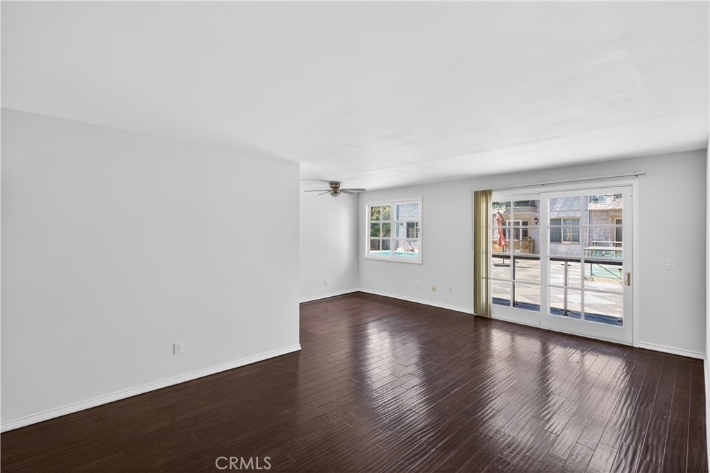 4441 Woodman Avenue - Photo 6