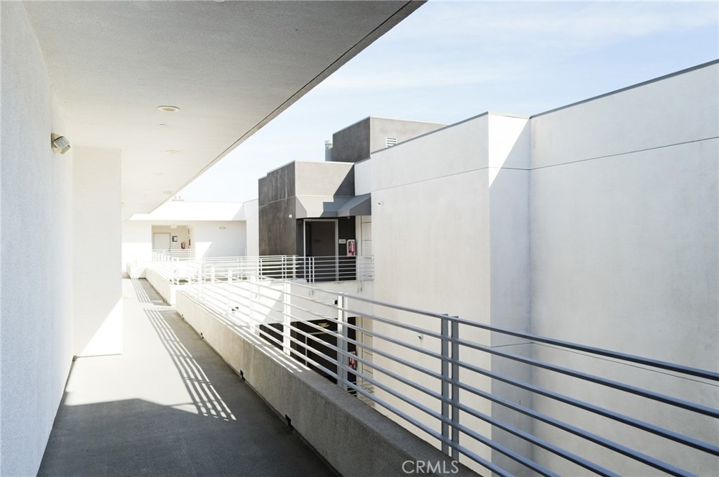 1101 S Harvard Boulevard - Photo 32