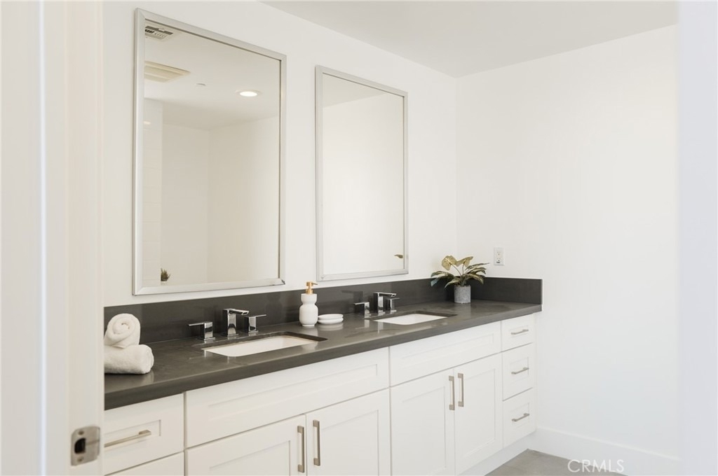 1101 S Harvard Boulevard - Photo 11