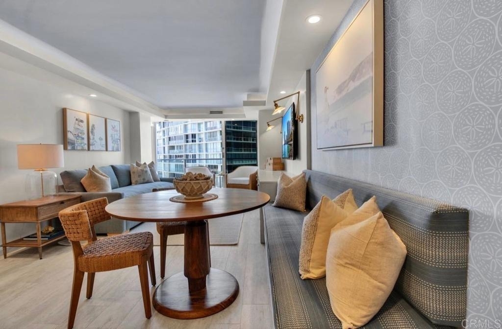 1810 Avenida Del Mundo - Photo 9