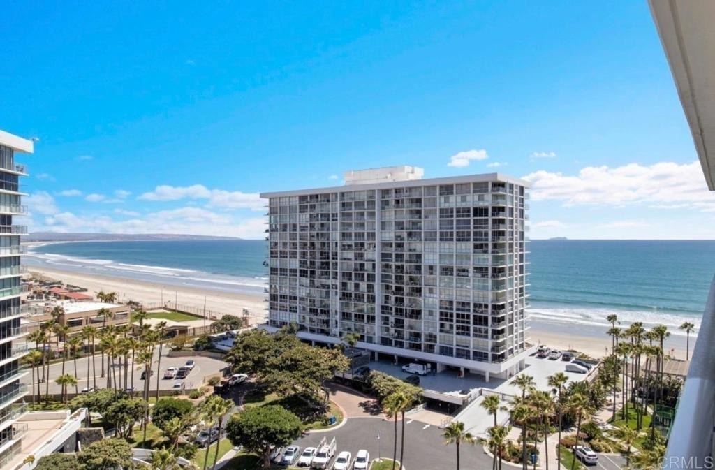 1810 Avenida Del Mundo - Photo 2