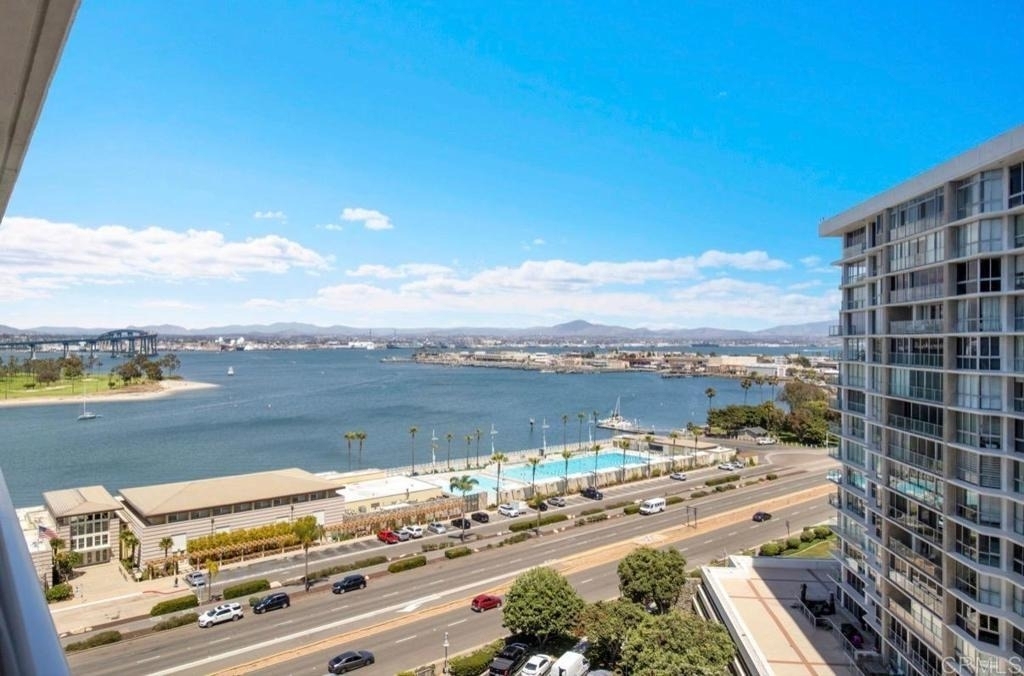 1810 Avenida Del Mundo - Photo 3