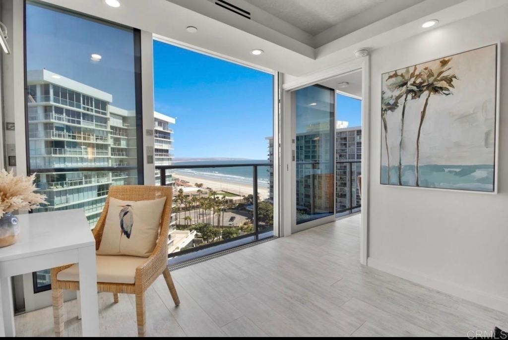 1810 Avenida Del Mundo - Photo 18