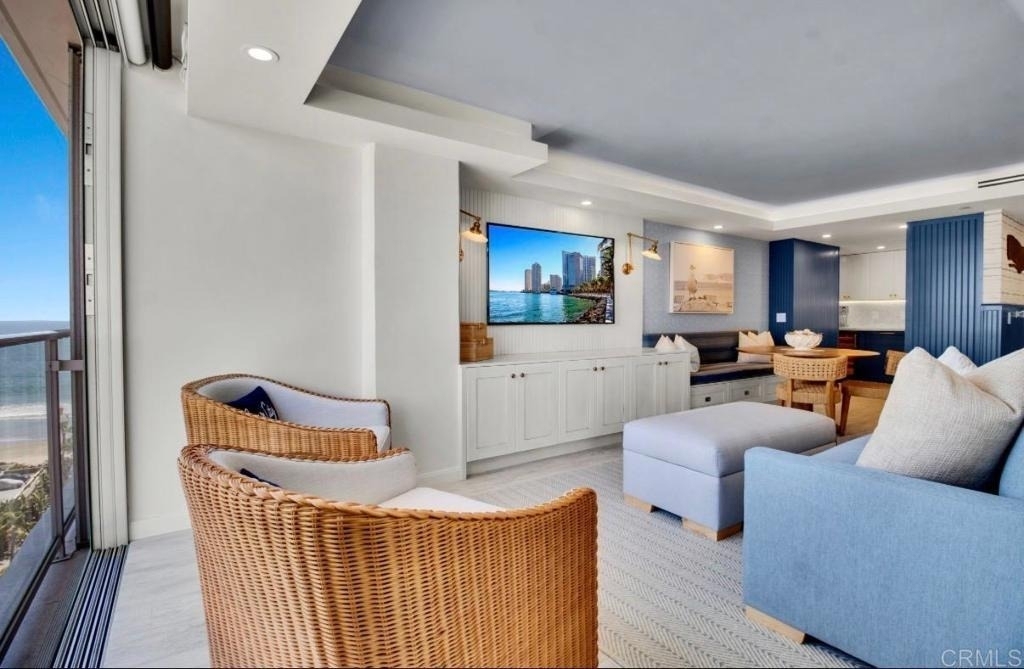 1810 Avenida Del Mundo - Photo 11