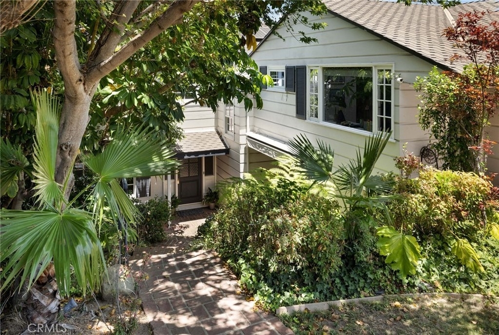 3704 Prestwick - Photo 1