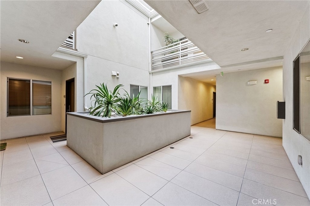 118 N Kings Rd - Photo 34