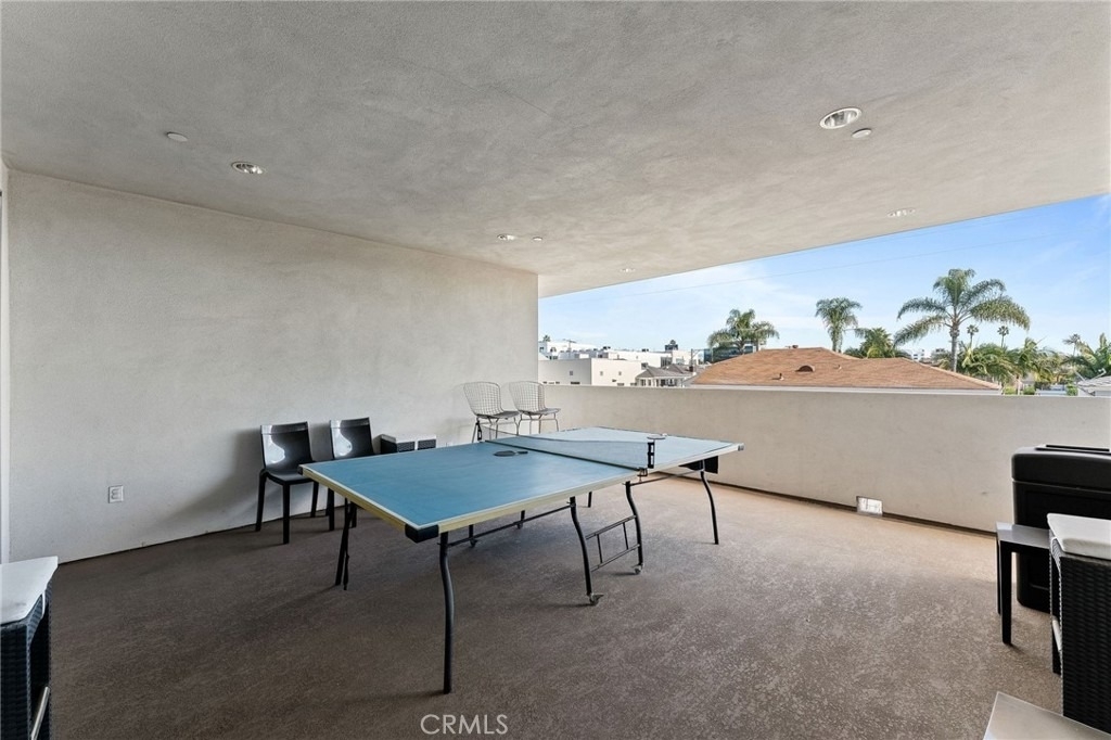 118 N Kings Rd - Photo 32