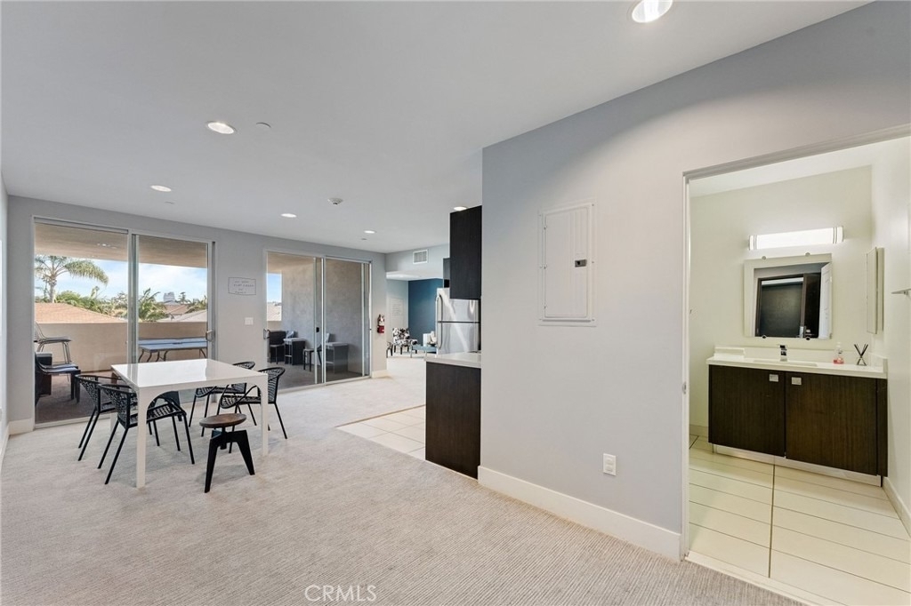 118 N Kings Rd - Photo 29