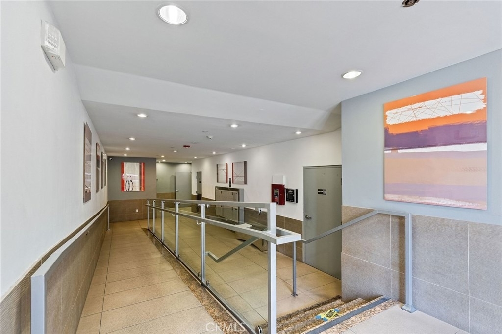 118 N Kings Rd - Photo 35