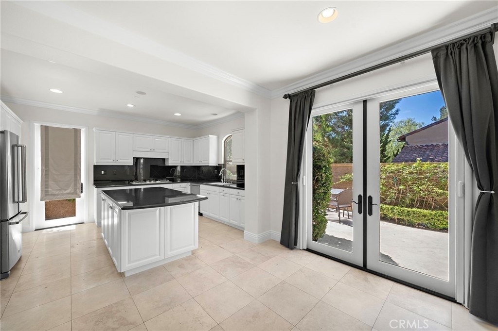 61 Shade Tree - Photo 3