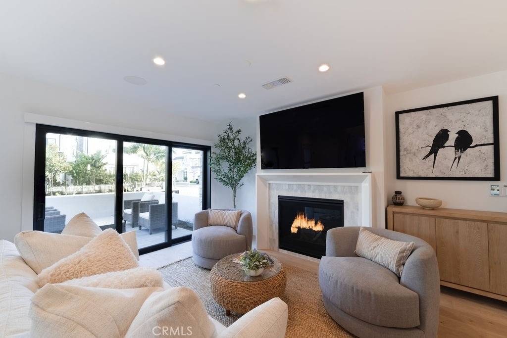 603 Acacia Avenue - Photo 4